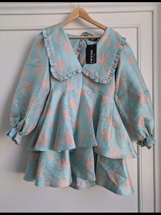 ASOS Dresses & Skirts - BNWT ASOS Luxe Blue Floral Peplum Dress,Sz 6/8